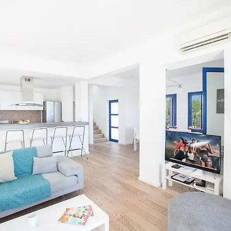 Luxury 4 Bedroom With Private Pool, 1237 * Protaras