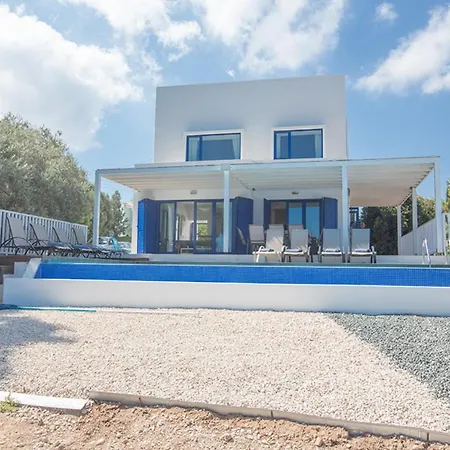 Luxury 4 Bedroom With Private Pool, 1237 Villa Protaras