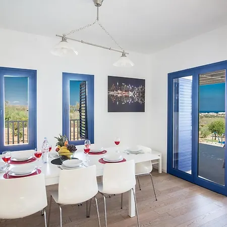 Luxury 4 Bedroom With Private Pool, 1237 Villa Protaras